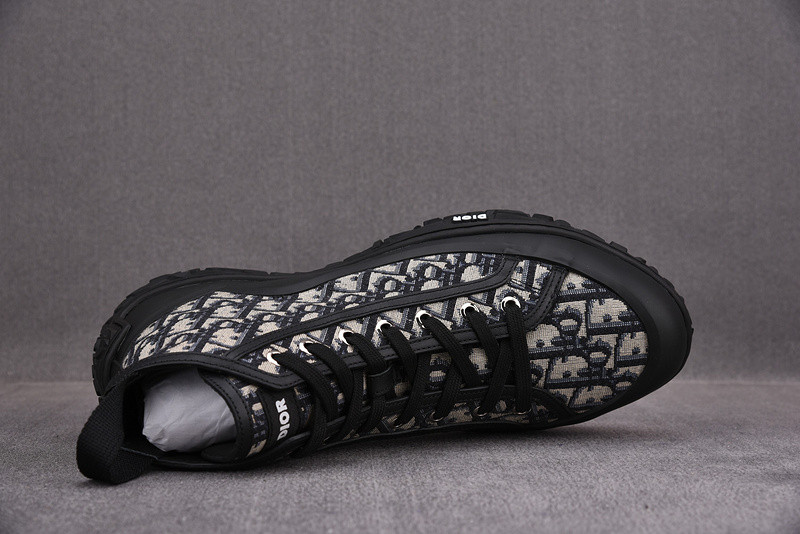 dio* sneaker