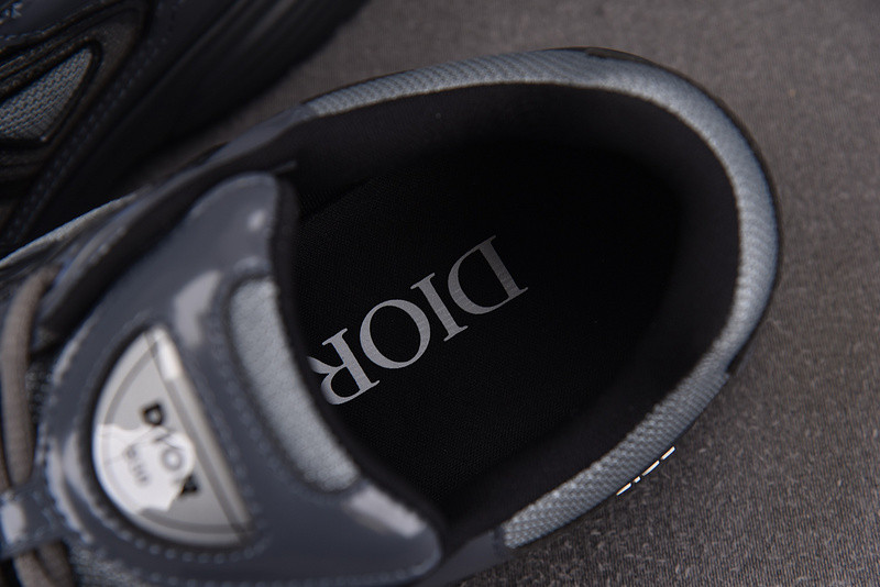 DIO* SNEAKER
