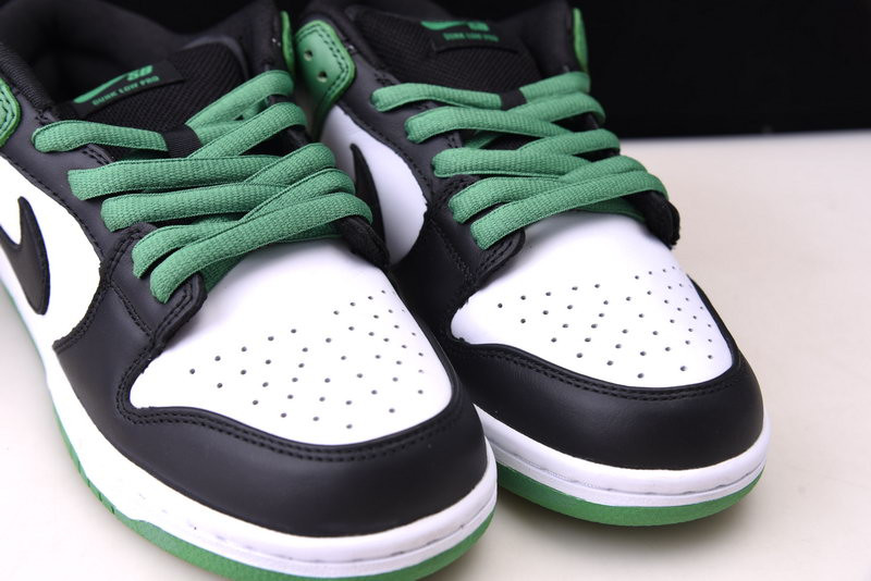 nike sb dunk low “classic green” bq6817-302