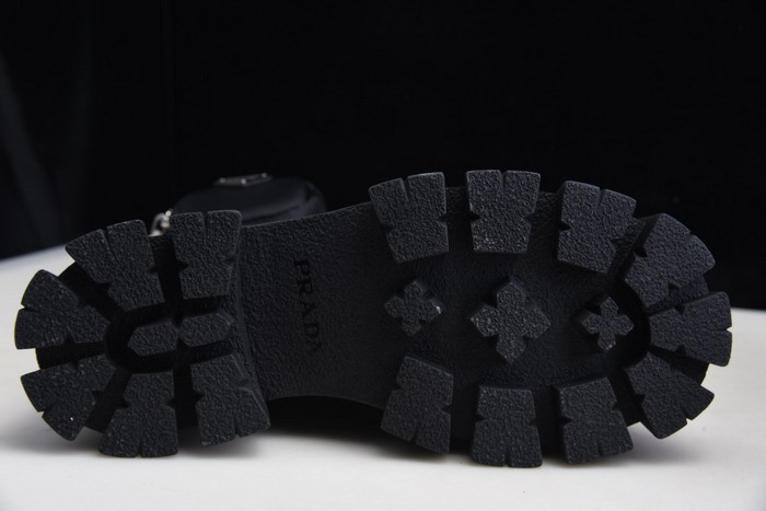 pr sneaker